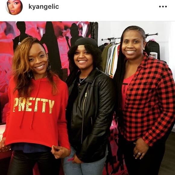 Support YOUR POSHER 😁♥️ - Picture 2 of 5